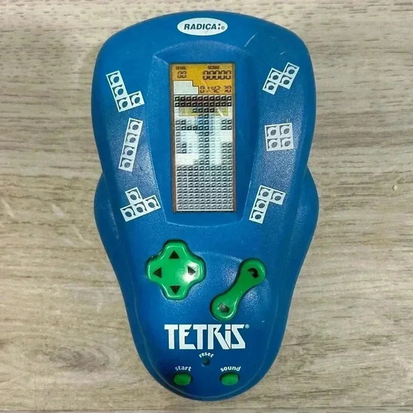 Vintage 2000 Radica Pocket Tetris Electronic Hand Held LCD Travel Game Tested - Picture 1 of 4